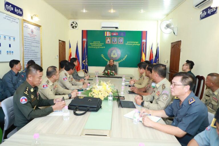 កិច្ចប្រជុំ និងការចុះត្រួតពិនិត្យ ស្ថានភាពគ្រឿងញៀន នៅច្រកទ្វារព្រំដែន នៅច្រកទ្វារព្រំដែន អន្តរជាតិក្អមសំណរ ស្រុកលើកដែក ខេត្តកណ្តាល