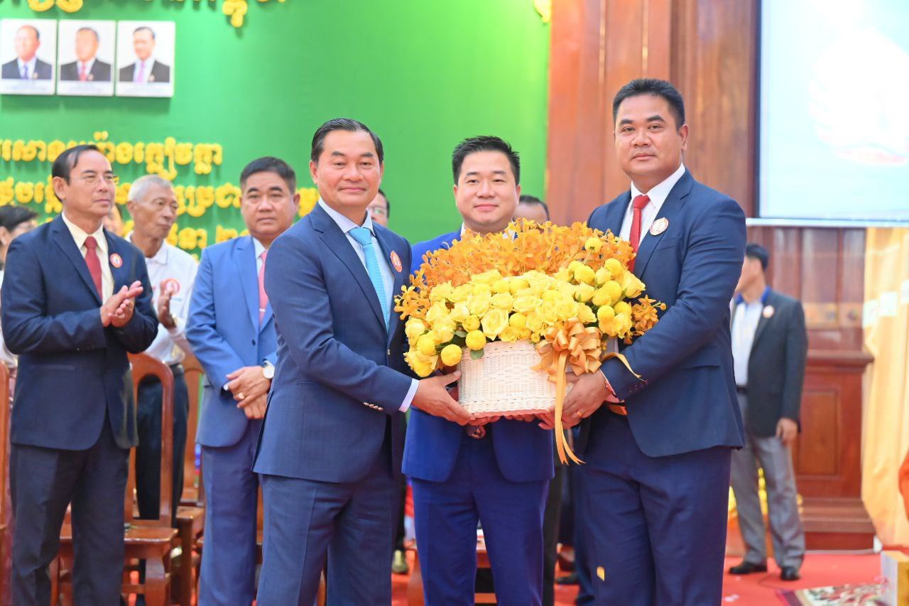 លោក ម៉េង ស្រ៊ុន អញ្ជើញចូលរួមអបអរសាទរខួបអនុស្សាវរីយ៍លើកទី៧៤ ថ្ងៃបង្កើតគណបក្សប្រជាជនកម្ពុជា(២៨ មិថុនា ១៩៥១-២៨ មិថុនា ២០២៥)