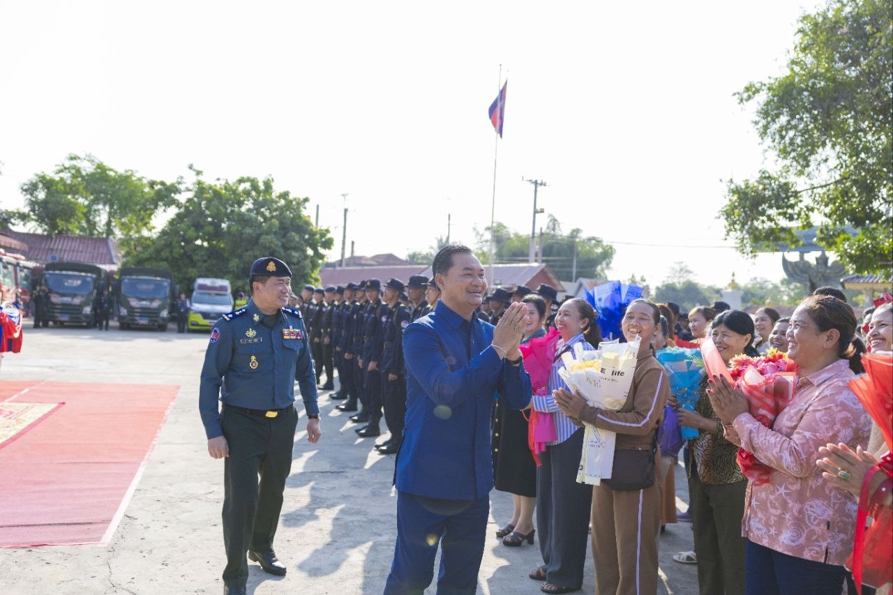 ពិធីសំណេះសំណាលនិងជូនដំណើរយោធិននៃកងរាជអាវុធហត្ថខេត្តកំពង់ស្ពឺ ទើបជ្រើសរើសថ្មី(ជាប់ជាស្ថាពរ)ឲ្យចូលទៅហ្វឹកហ្វឺននៅវិទ្យាស្ថានកងរាជអាវុធហត្ថ(កំបូល)…