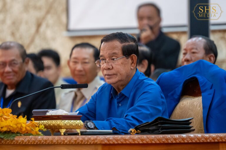 សម្តេចតេជោ ហ៊ុន សែន អញ្ជើញជួបសំណេះសំណាលជាមួយក្រុមប្រឹក្សាខេត្ត ក្រុង ស្រុក ឃុំ សង្កាត់ និងថ្នាក់ដឹកនាំមន្ទីរអង្គភាពនានានៃខេត្តកំពត-ខេត្តកែប