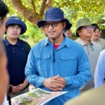 ក្រុមការងាររាជរដ្ឋាភិបាលចុះមូលដ្ឋានតំបន់ឆ្នេរ រួមជាមួយរដ្ឋបាលខេត្តព្រះសីហនុ និងក្រុងកោះរ៉ុង បានដឹកនាំភាគីជប៉ុនចុះពិនិត្យទីតាំងអគារសិក្សានៅវិទ្យាល័យព្រែកស្វាយ និងសាលាបឋមសិក្សា និងអនុវិទ្យាល័យកោះតូច ក្នុងក្រុងកោះរ៉ុង ខេត្តព្រះសីហនុ ដើម្បីស្វែងយល់ពីស្ថានភាពជាក់ស្តែង